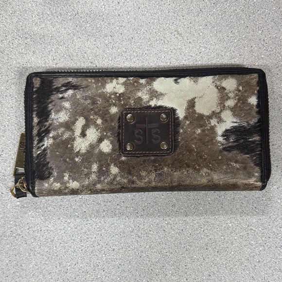 STS Ranchwear Handbags - STS Ranchwear Brown and White Cowhide Wallet